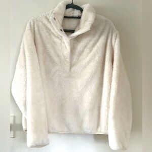 Sherpa sweater with buttons